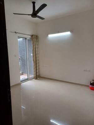 Room in 2 BHK Apartment at Bren Northern Lights, Jakkuru – for Rent