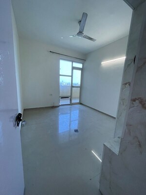 2 BHK Apartment For Rent in Pyramid Urban Homes 3, Sector 67a