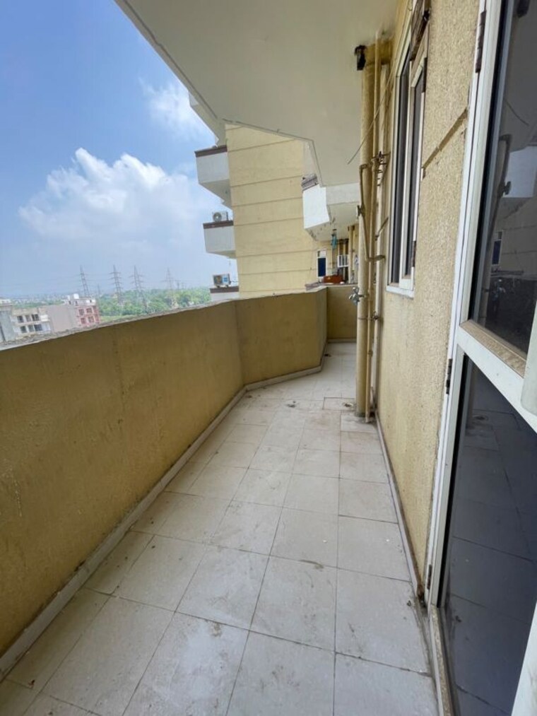Balcony, pyramid-urban-homes-3 2 Bedroom 710 Sq.Ft. Apartment In Sector 67a Gurgaon 10568041