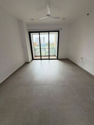 Room in 2.5 BHK Apartment at Lodha Evoq, Wadala – for Rent