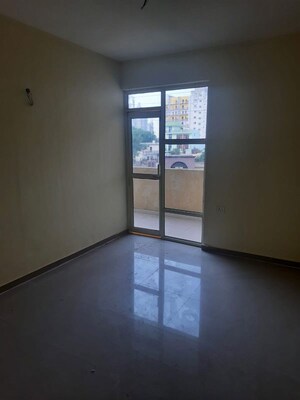 Room in 2 BHK Apartment at Pyramid Urban Homes 3, Sector 67a – for Rent