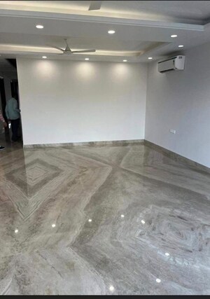 Room in 4 BHK Builder Floor at Saket – for Rent