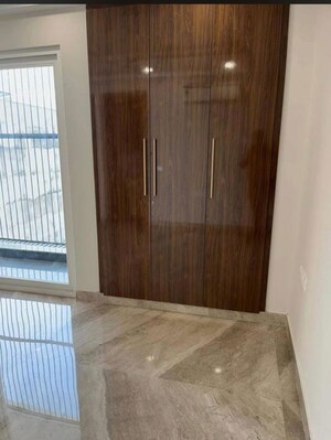 Room in 4 BHK Builder Floor at Saket – for Rent