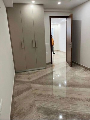 Room in 4 BHK Builder Floor at Saket – for Rent