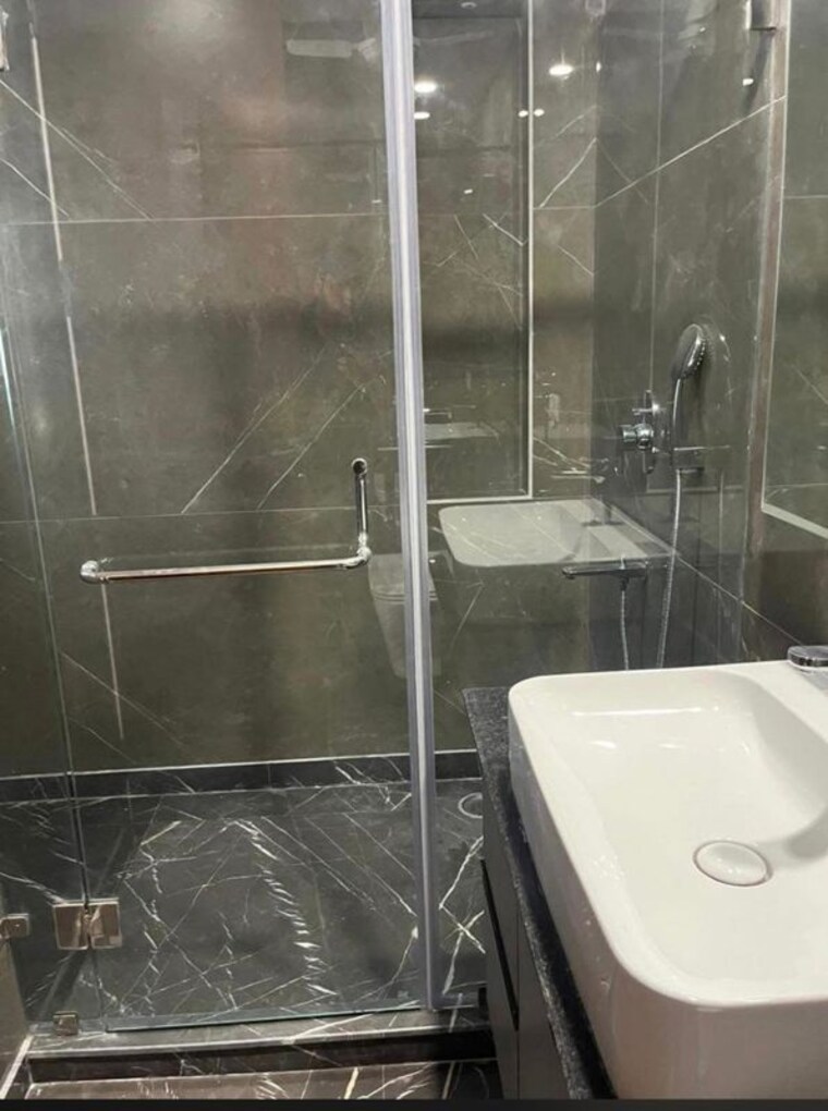 Bathroom, saket 4 Bedroom 2500 Sq.Ft. Builder Floor In Saket Delhi 10568068