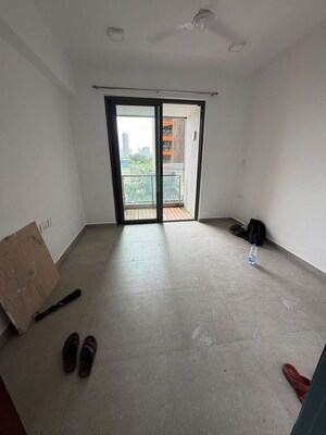 Room in 3 BHK Apartment at Lodha Gardenia, Wadala – for Rent