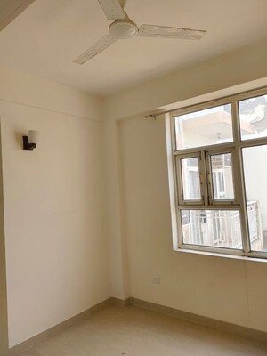 Room in 2 BHK Apartment at Shree Vardhman Mantra, Sector 67 – for Rent