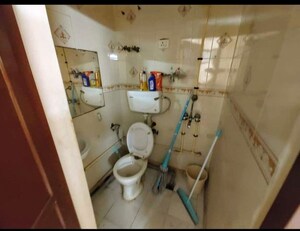 Bathroom in 2.5 BHK Builder Floor at Malviya Nagar – for Rent