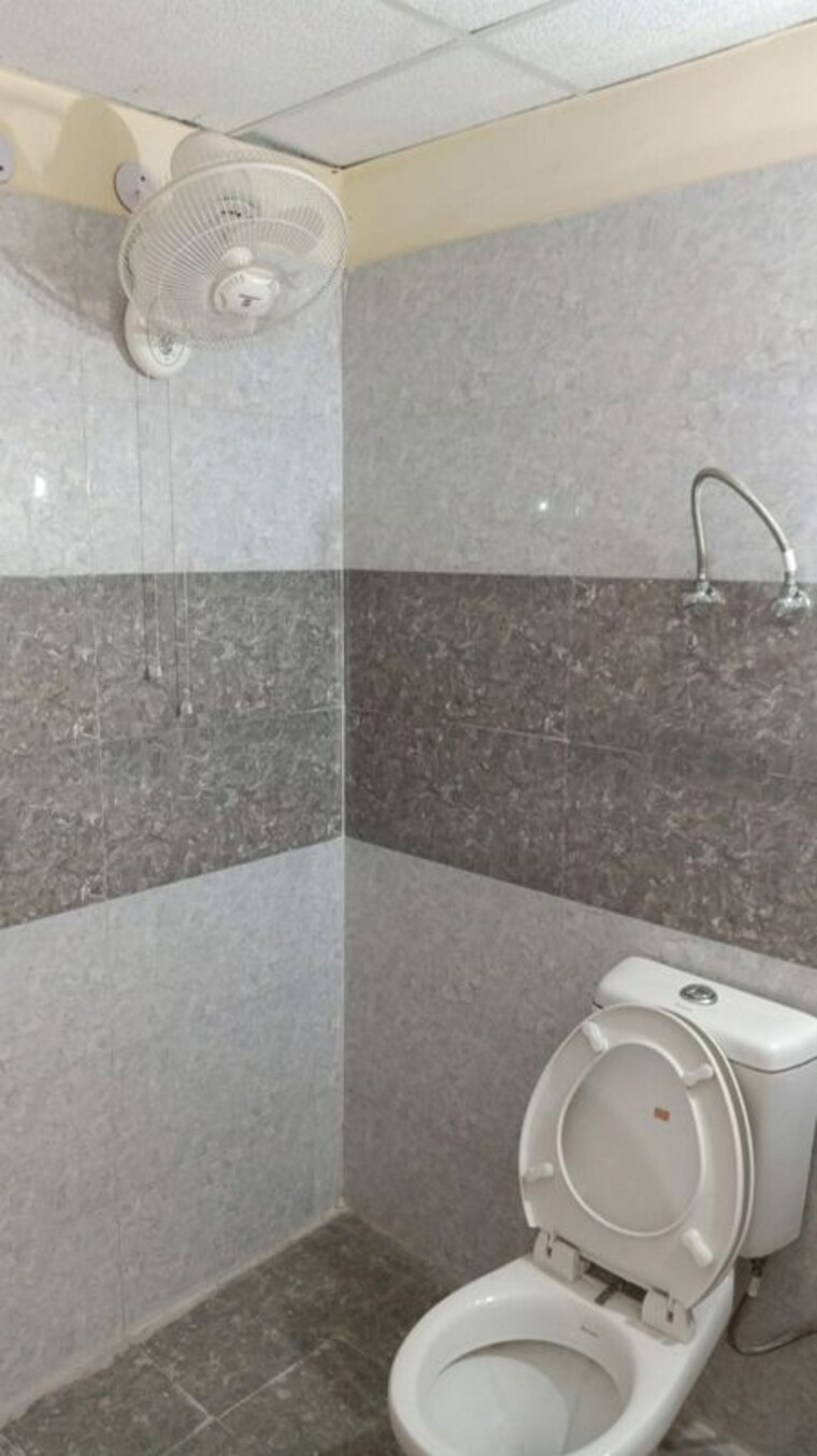 Attached Bathroom, sg-impression-plus 2 Bedroom 950 Sq.Ft. Apartment In Raj Nagar Extension Ghaziabad 10568082