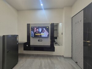 Study Room in 1 RK Builder Floor at Dlf City Phase 3 – for Rent
