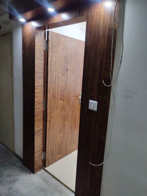 Bathroom in Studio Apartment at DLF Capital Greens Phase I And II, Moti Nagar – for Rent