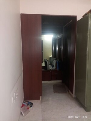 Room in 3 BHK Apartment at Jubilee Hill County, Jubilee Hills – for Rent