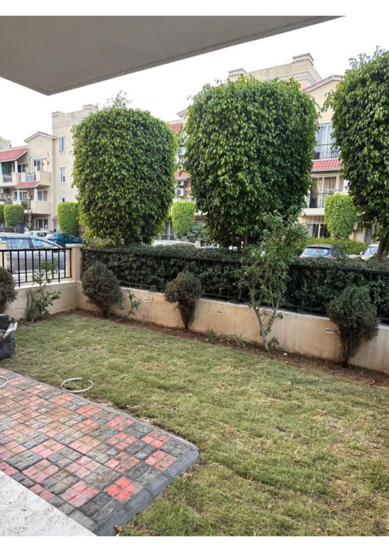 Garden, emaar-mgf-emerald-hills 4 Bedroom 350 Sq.Yd. Apartment In Sector 65 Gurgaon 10568089