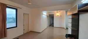 Room in 2 BHK Apartment at Prestige Finsbury Park Regent, Bagaluru – for Rent