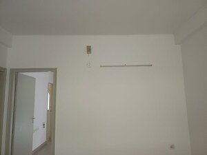 Room in 5 BHK Villa at Unitech Uniworld Resorts-The Residences, Sector 33 – for Rent