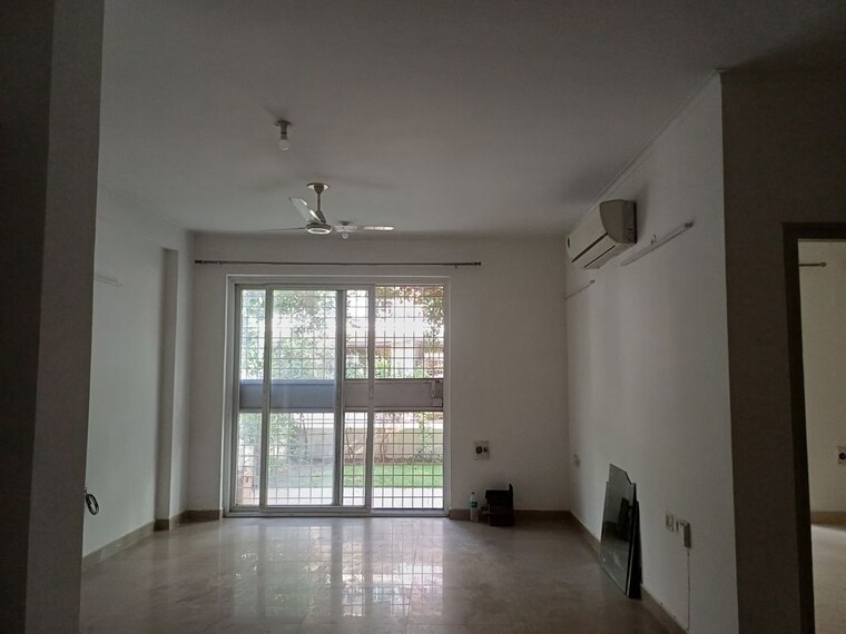 Room, unitech-uniworld-resorts-the-residences 5 Bedroom 4500 Sq.Ft. Villa In Sector 33 Gurgaon 10568138