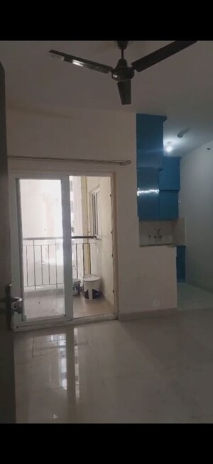 Room in 2 BHK Apartment at Amrapali Ivory Heights, Amrapali Dream Valley – for Rent