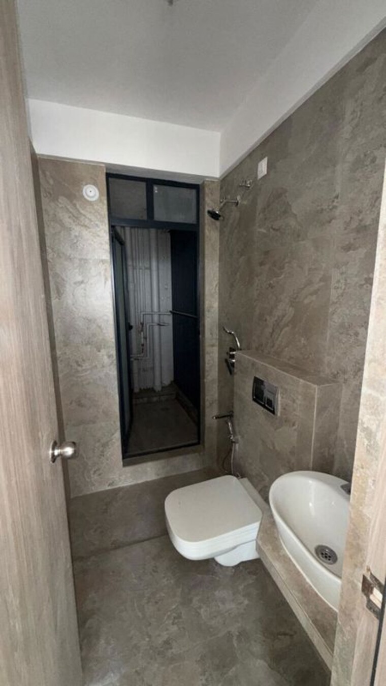 Bathroom, shri-nakoda-ratan-address 2 Bedroom 665 Sq.Ft. Apartment In Prabhadevi Mumbai 10568174