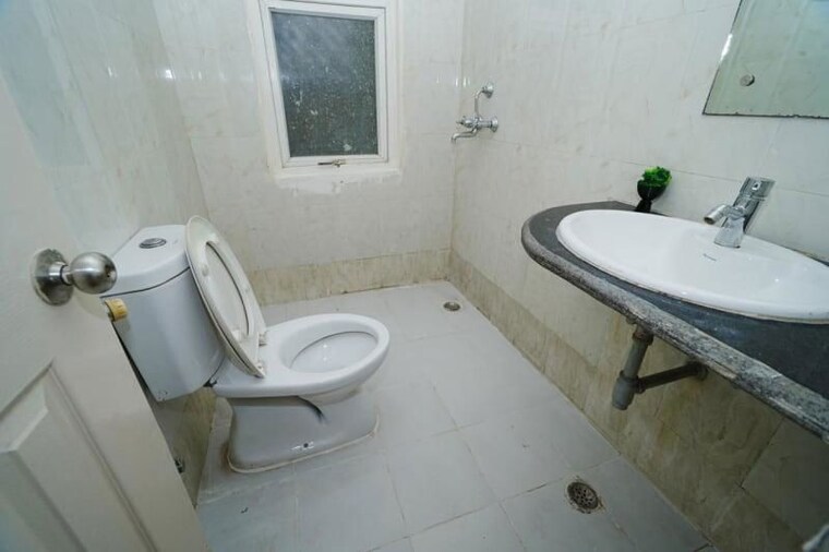 Bathroom, mapsko-paradise 3 Bedroom 1340 Sq.Ft. Apartment In Sector 83 Gurgaon 10568187