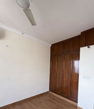 2 BHK Builder Floor For Rent in Sector 21