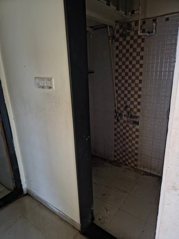 Bathroom, narhe 2 Bedroom 850 Sq.Ft. Apartment In Narhe Pune 10568228