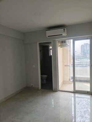 Room in 3 BHK Apartment at Signature Global City, Sector 37d – for Rent