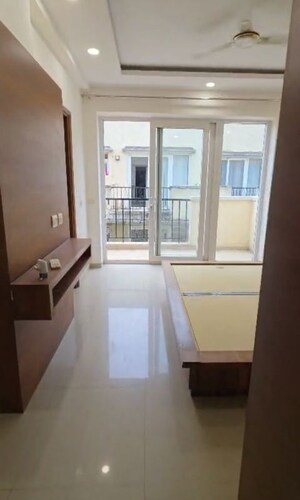 3 BHK Apartment For Rent in Emaar MGF Emerald Hills, Sector 65