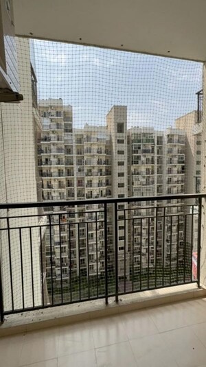 2.5 BHK Apartment For Sale in Supertech Cape Town, Sector 74