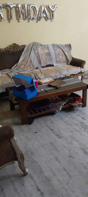 Living Room in 2.5 BHK Builder Floor at Sector 19 – for Rent