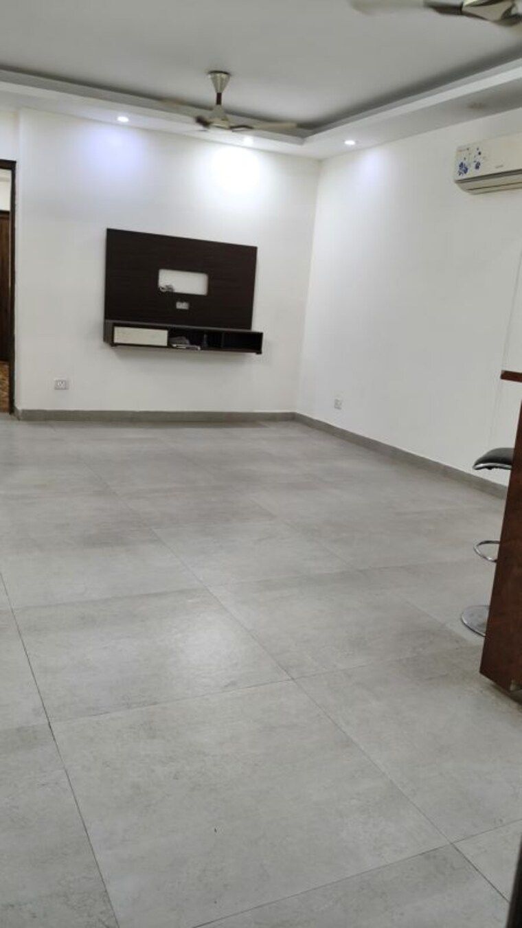 Room, vipul-world-floors 3 Bedroom 2000 Sq.Ft. Builder Floor In Sector 48 Gurgaon 10568297