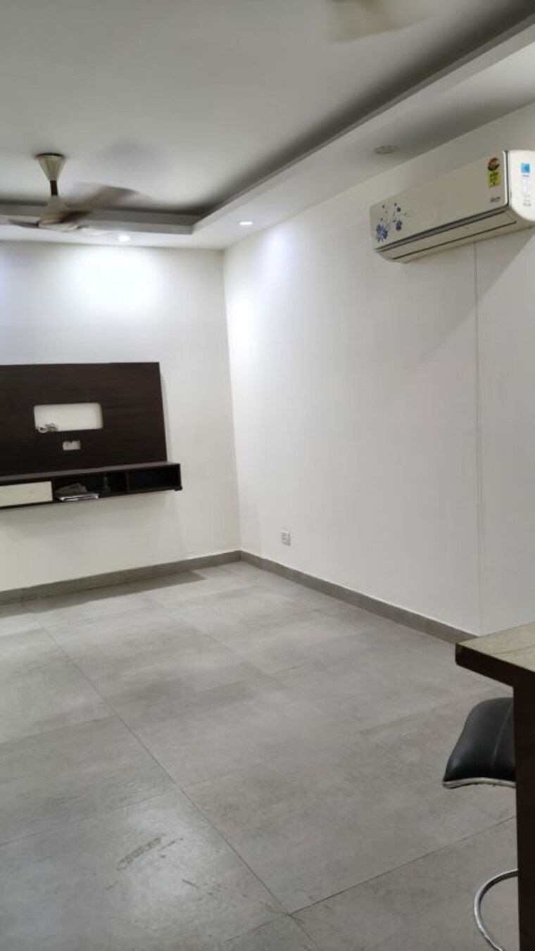Room, vipul-world-floors 3 Bedroom 2000 Sq.Ft. Builder Floor In Sector 48 Gurgaon 10568297