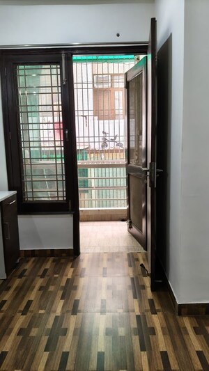 Staircase in 3 BHK Builder Floor at Vipul World Floors, Sector 48 – for Rent