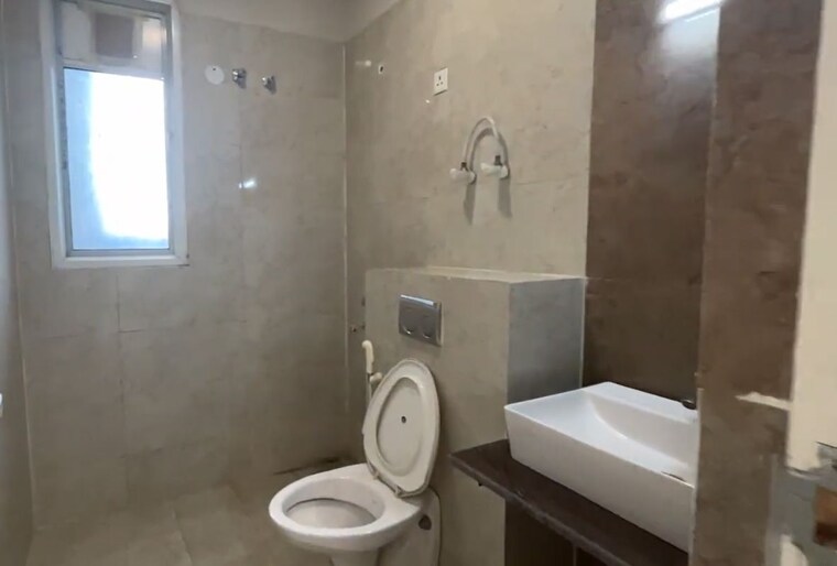 Bathroom, panchsheel-pratistha 3 Bedroom 1495 Sq.Ft. Apartment In Sector 75 Noida 10568302