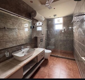 Bathroom in 4 BHK Builder Floor at Dlf Phase iv – for Rent