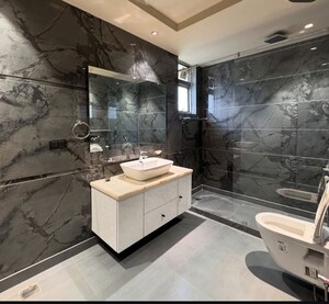 Bathroom in 4 BHK Builder Floor at Dlf Phase iv – for Rent
