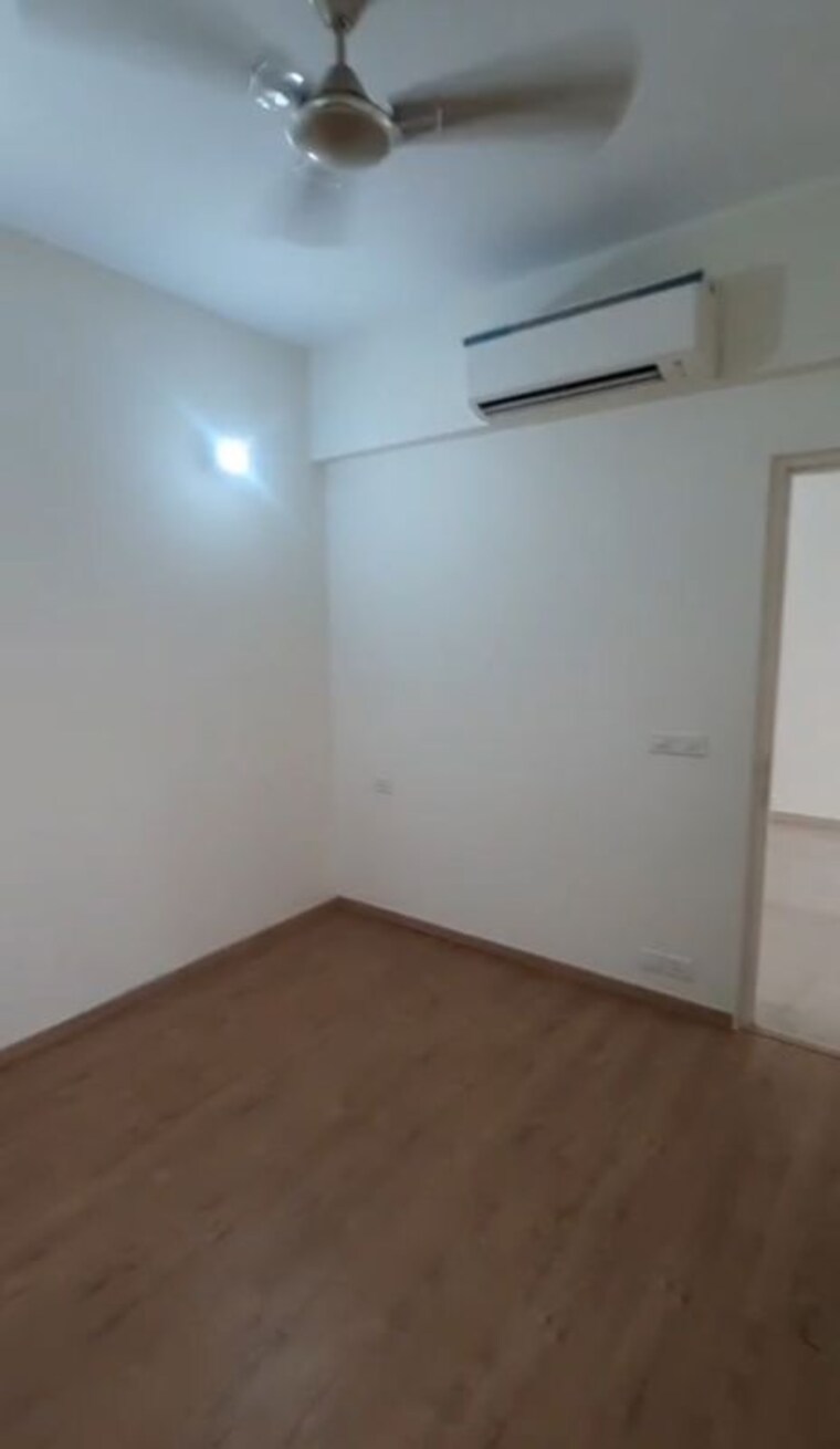Room, aipl-club-residences 2 Bedroom 950 Sq.Ft. Apartment In Sector 70a Gurgaon 10568335