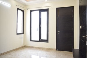 Room in 2 BHK Builder Floor at Sector 52a – for Rent