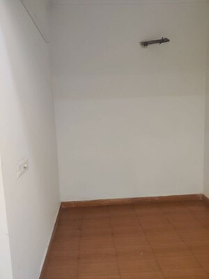 Room in 2 BHK Builder Floor at Sector 52a – for Rent