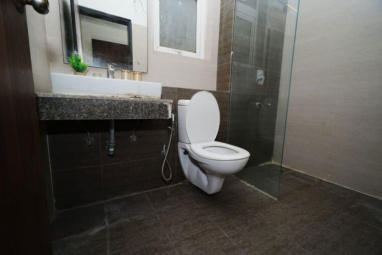 Bathroom, umang-winter-hills 3 Bedroom 1616 Sq.Ft. Apartment In Sector 77 Gurgaon 10568363