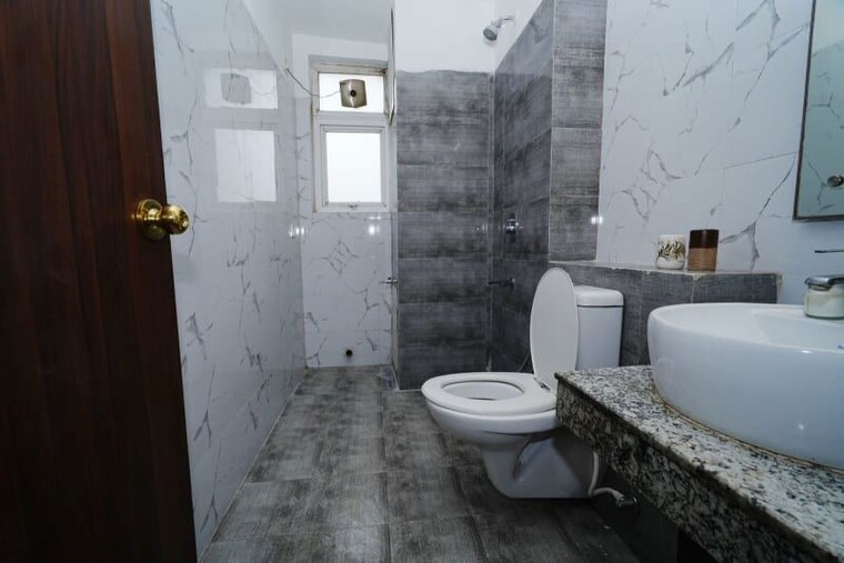 Bathroom, umang-winter-hills 3 Bedroom 1616 Sq.Ft. Apartment In Sector 77 Gurgaon 10568363