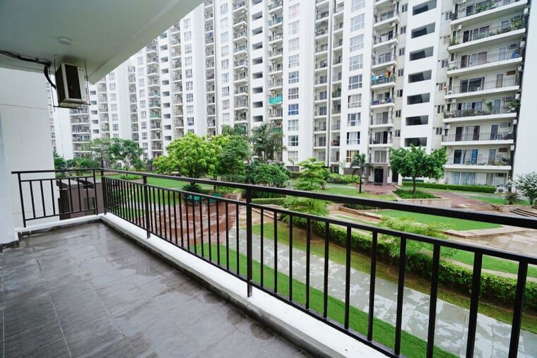 Balcony, umang-winter-hills 3 Bedroom 1616 Sq.Ft. Apartment In Sector 77 Gurgaon 10568363