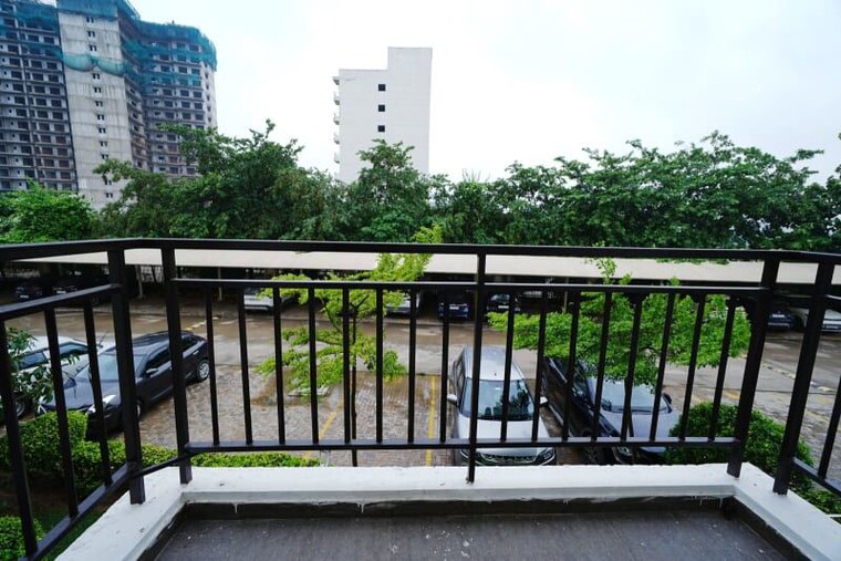 Balcony, umang-winter-hills 3 Bedroom 1616 Sq.Ft. Apartment In Sector 77 Gurgaon 10568363