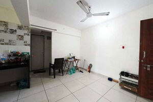 Team Area in 2 BHK Apartment at Dhanori – for Sale
