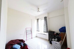 Team Area in 2 BHK Apartment at Dhanori – for Sale