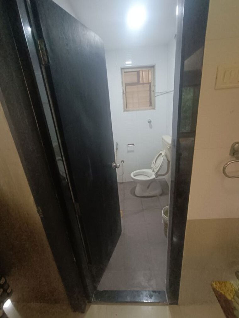 Bathroom, seawoods sector 42a 2.5 Bedroom 1200 Sq.Ft. Apartment In Seawoods Sector 42a Navi Mumbai 10568384