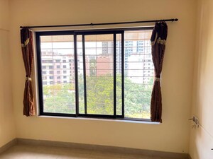 Room in 3 BHK Apartment at Kalpataru Immensa, Kolshet Road – for Rent