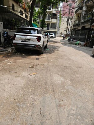Parking in 1 BHK Builder Floor at Saket – for Rent