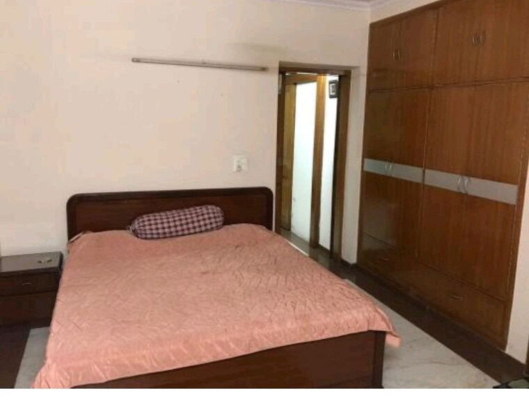 Bedroom, arun-vihar-sector-37 3 Bedroom 2000 Sq.Ft. Apartment In Sector 37 Noida 10568389