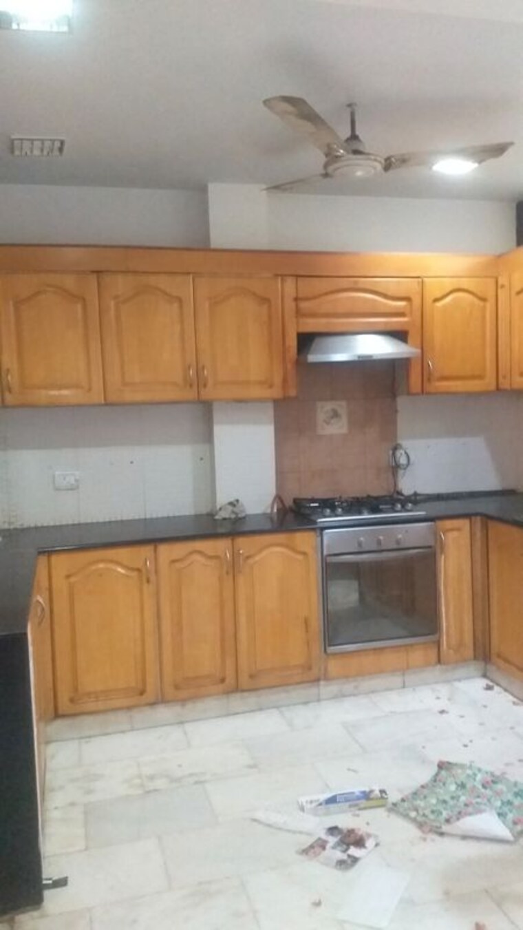 Kitchen, sarvapriya vihar 2 Bedroom 1000 Sq.Ft. Builder Floor In Sarvapriya Vihar Delhi 10568395