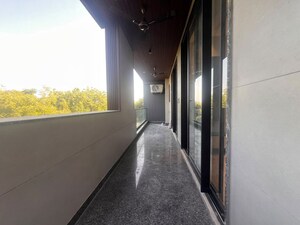 Building Lobby in 3 BHK Builder Floor at Ansal Plaza Sector-23, Sector 23 – for Rent